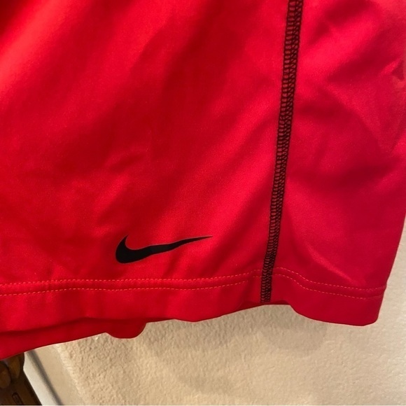 NIKE Men Red Dri Fit Athletic Shorts Size Small - Picture 3 of 7